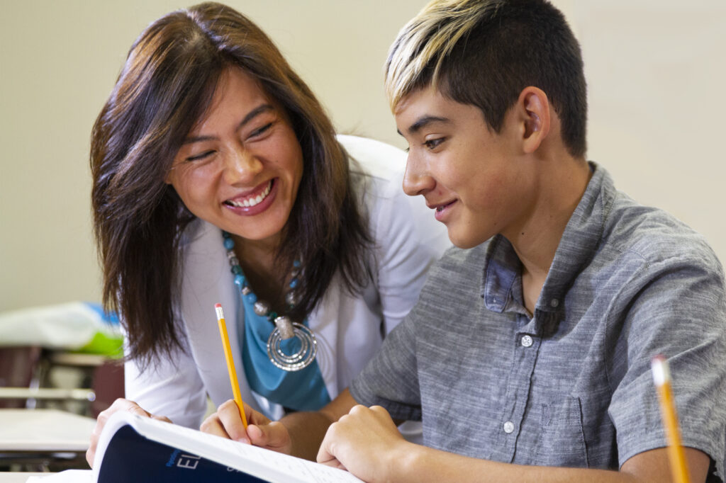 elevate-teacher-with-student